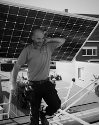 KVE systems - Kurt plaatser zonnepanelen 1